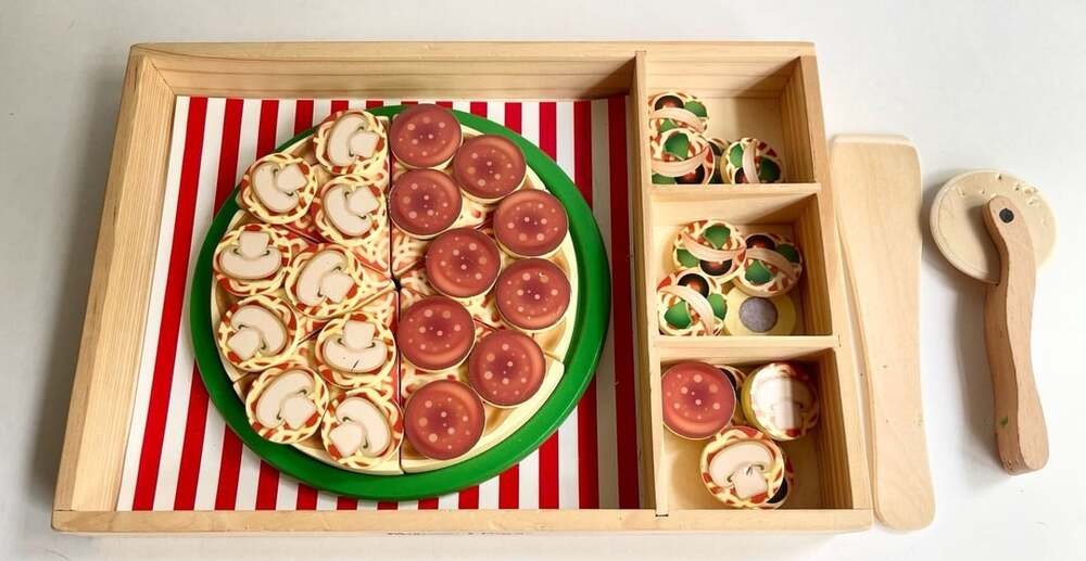Melissa & Doug Wooden Pizza Party Play Food Set